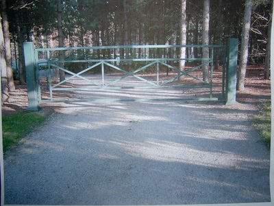 Driveway gate, iron gate, metal gate, custom gate, rectangular gate